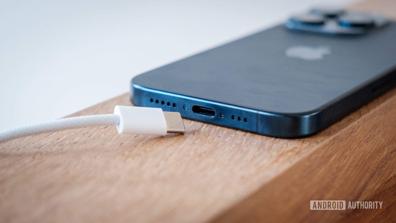 say-goodbye-to-charger-chaos:-‘usb-c-everything’-law-goes-into-force