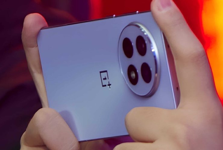 oneplus-13r-makes-an-appearance-at-a-gaming-event-ahead-of-launch