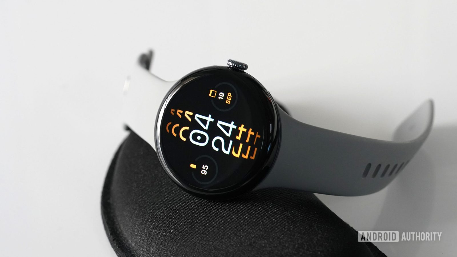 wear-os-smartwatches-could-soon-get-another-life-saving-feature-(apk-teardown)