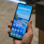 tcl-60-xe-nxtpaper-5g-hands-on:-a-phone-this-cheap-shouldn’t-be-this-good