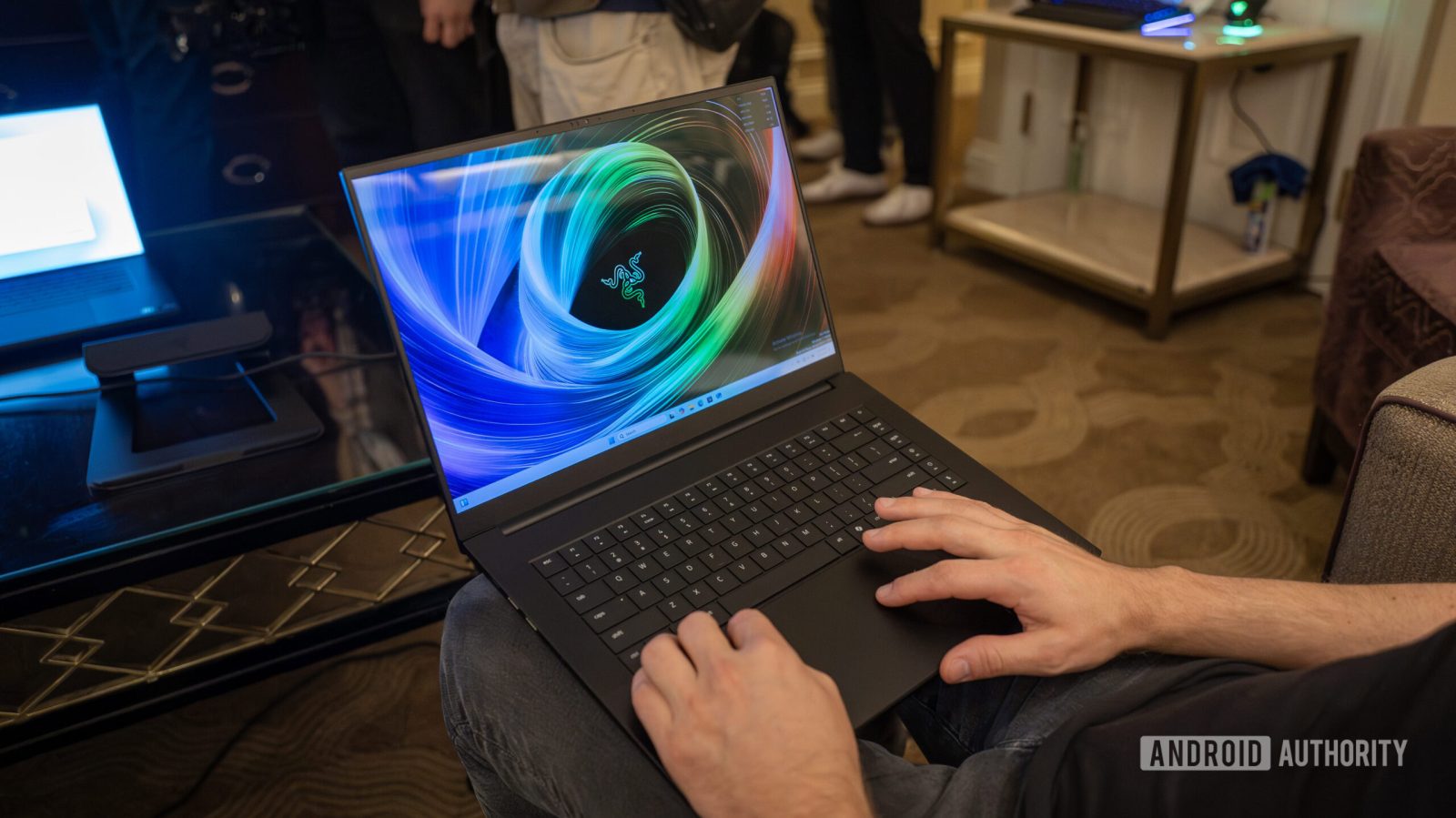 the-new-razer-blade-16-makes-the-switch-to-amd-and-is-the-thinnest-blade-to-date