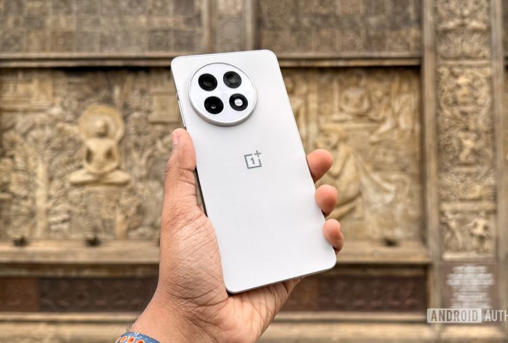 oneplus-13r-launched-with-more-storage,-better-telephoto-camera,-and-a-deceptive-price-tag