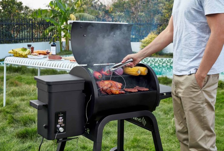 brisk-it’s-new-zelos-smart-grill-brings-ai-to-wood-smoked-bbq