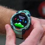 hands-on:-i-took-garmin’s-new-instinct-3-to-a-climbing-gym-to-see-if-it’s-ready-for-adventure