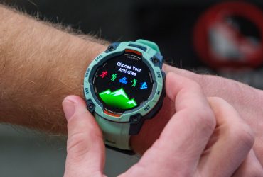 hands-on:-i-took-garmin’s-new-instinct-3-to-a-climbing-gym-to-see-if-it’s-ready-for-adventure