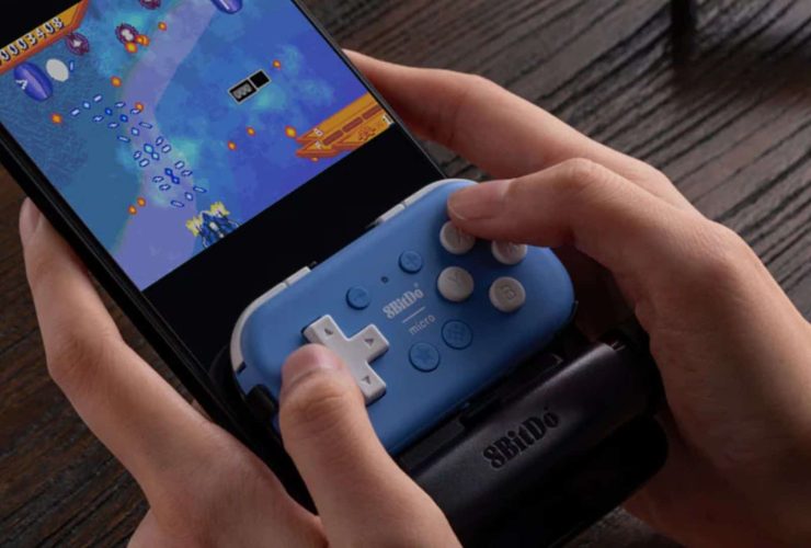 8bitdo’s-new-mobile-clip-easily-attaches-its-smaller-controllers-to-your-phone