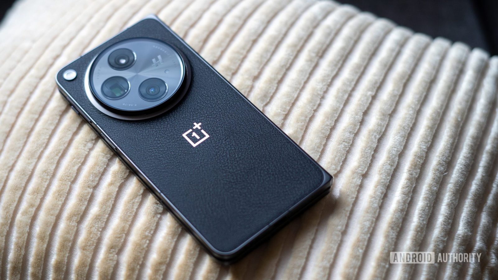 this-oneplus-open-2-leak-will-make-you-forget-all-about-the-galaxy-z-fold-6