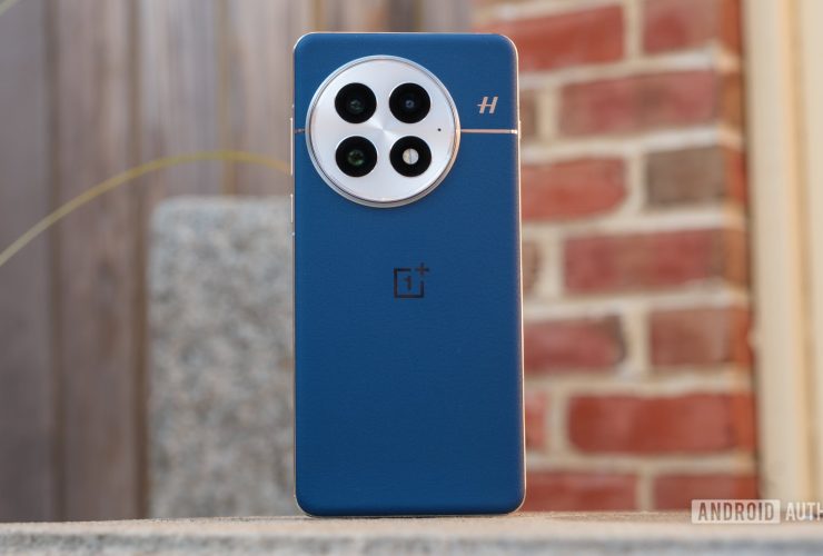 the-oneplus-13-has-dethroned-the-iphone-16-pro-as-my-go-to-concert-camera