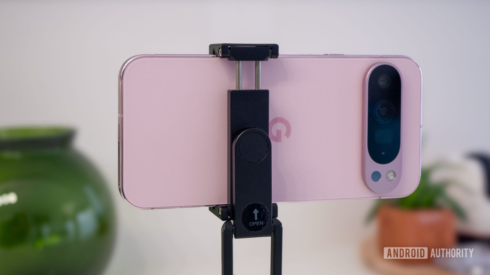 i-finally-found-the-perfect-phone-tripod,-and-it’s-under-$30