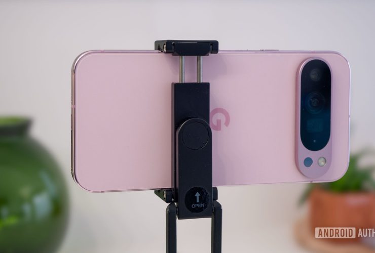 i-finally-found-the-perfect-phone-tripod,-and-it’s-under-$30