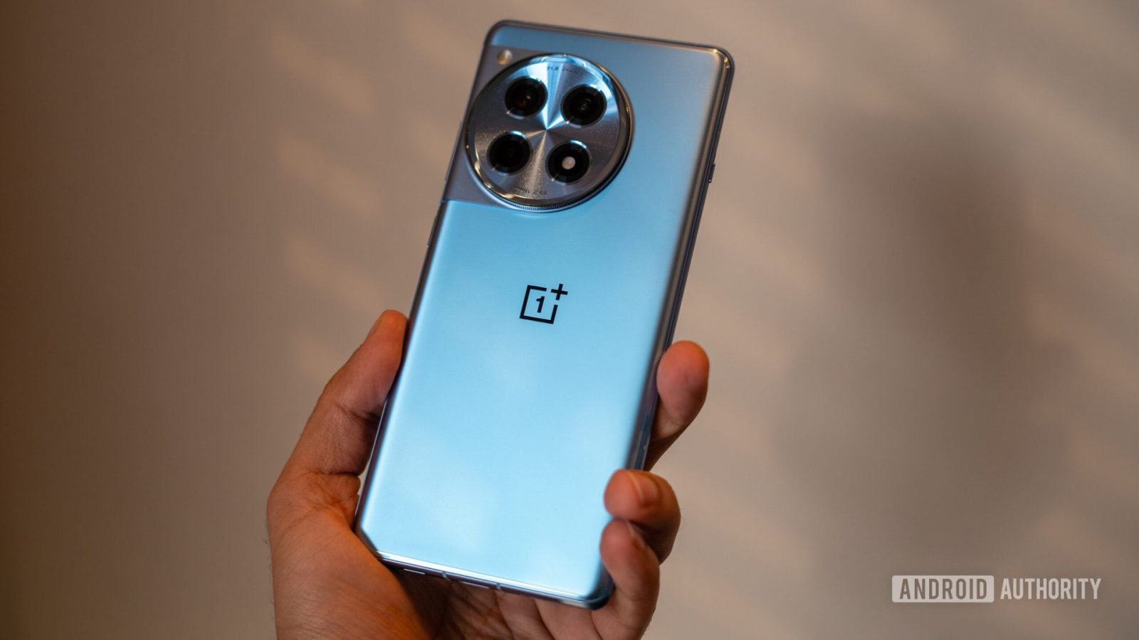 the-oneplus-12r-is-getting-a-walkie-talkie-upgrade-for-when-you’re-off-grid