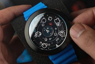 this-slick-atari-asteroids-watch-already-sold-out,-but-should-really-just-be-a-wear-os-watch-face