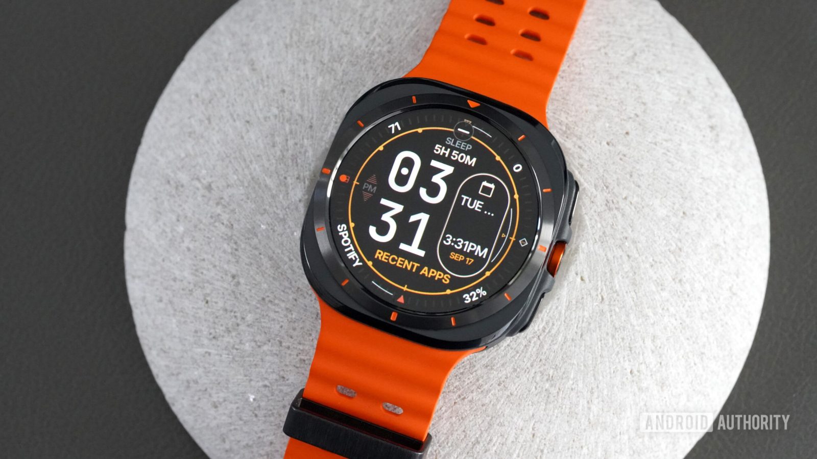 the-samsung-galaxy-watch-ultra-is-$200-off,-only-today