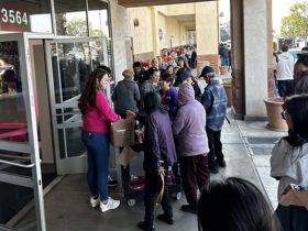 t-mobile’s-latest-freebie-had-customers-lining-up-around-the-block