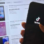 tiktok-finally-returns-to-google-&-apple’s-app-stores-in-the-us