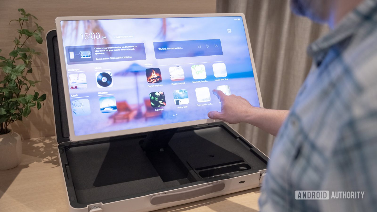 the-lg-standbyme-go-portable-smart-display-is-$500-off!