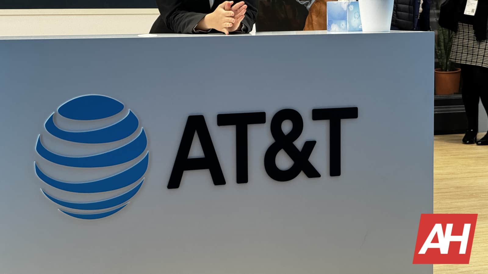 at&t-introduces-splitpay-to-help-you-easily-split-your-phone-bills