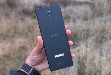 like-collecting-weird-phones?-this-absurdly-tall-xperia-prototype-might-be-right-up-your-alley