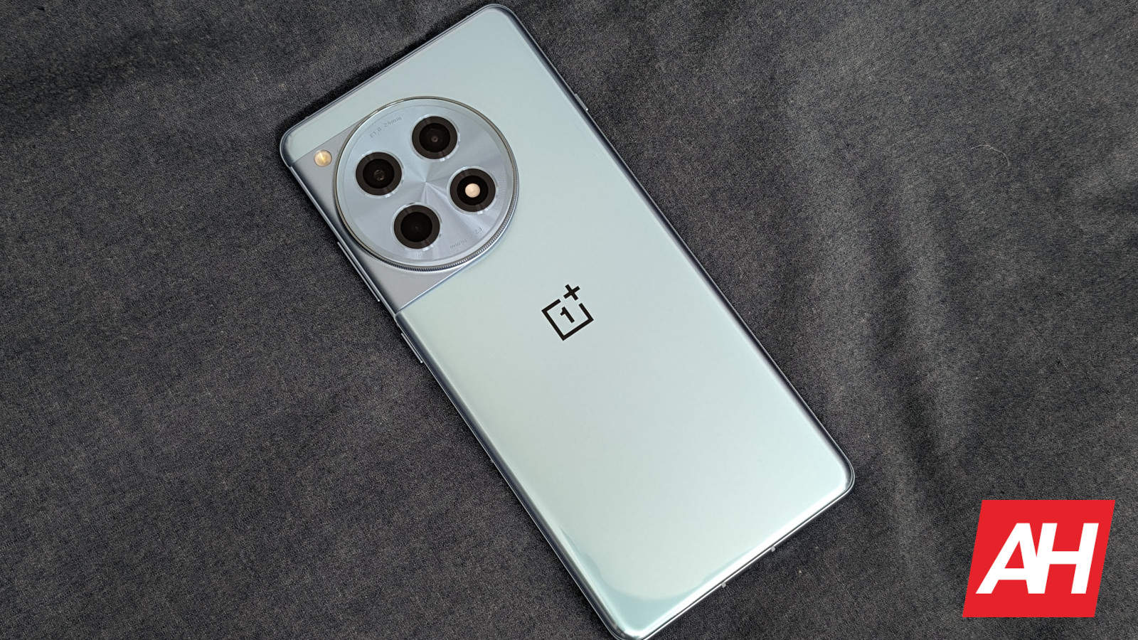 oneplus-12r’s-price-dropped-by-$100-on-best-buy’s-e-store