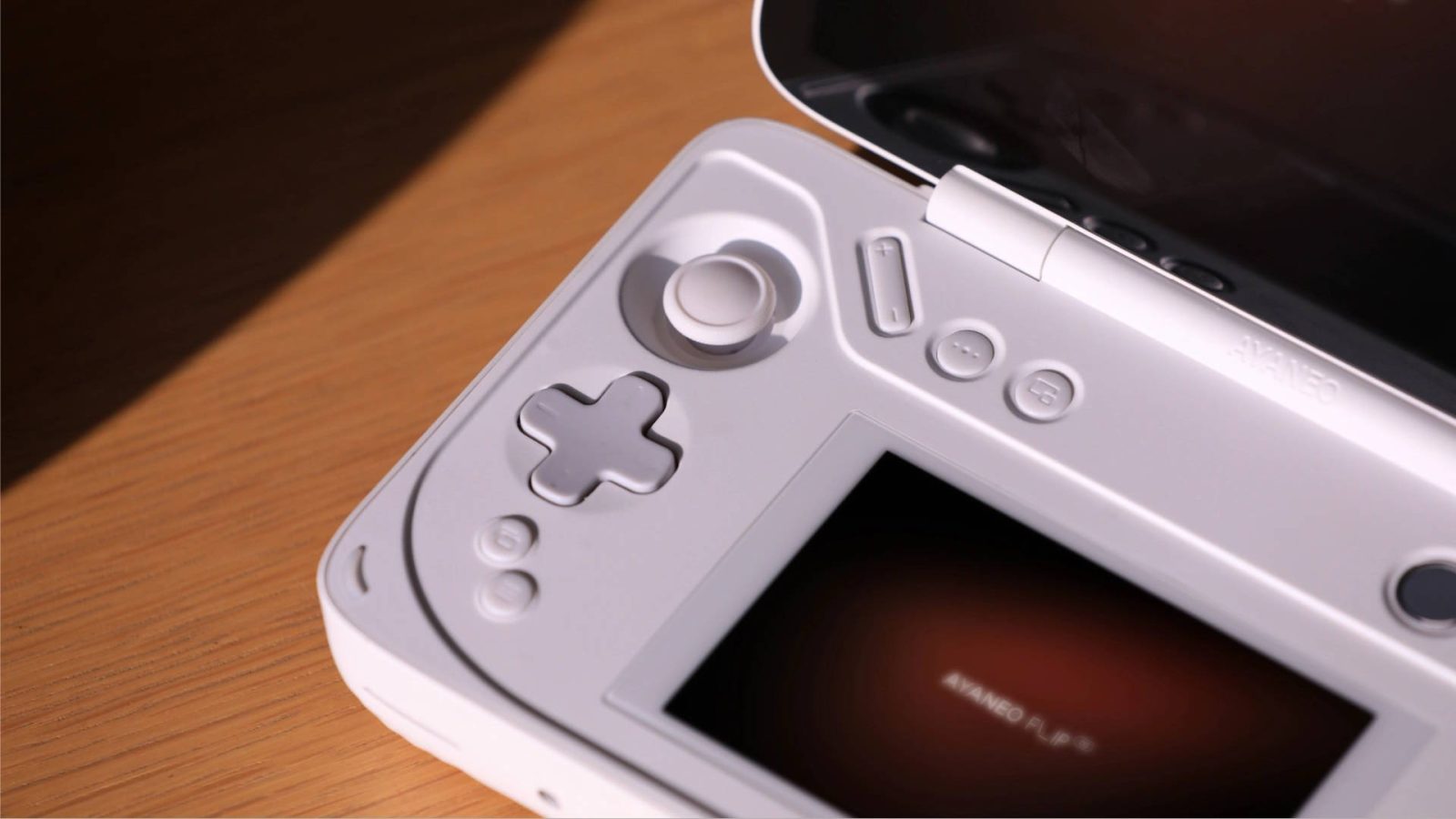 ayaneo’s-clamshell-windows-handheld-joins-the-crowdfunding-hall-of-shame