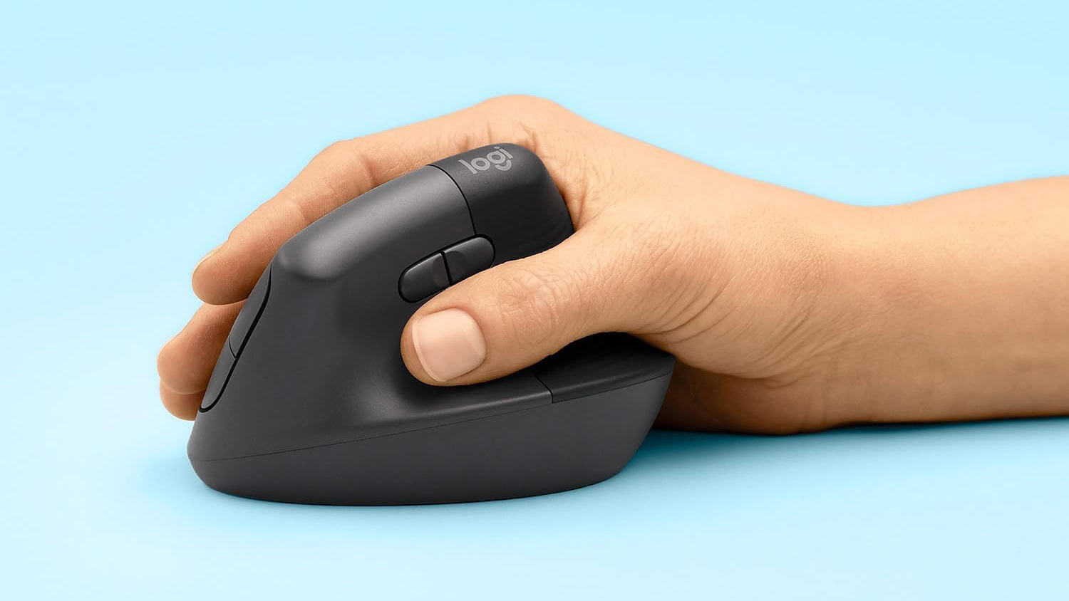 the-logitech-lift-mouse-got-rid-of-my-wrist-pain,-and-it’s-on-sale!