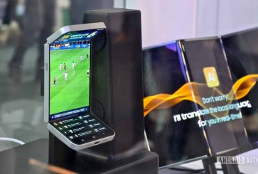 samsung’s-weird-foldable-phones-are-my-favorite-thing-from-mwc-2025