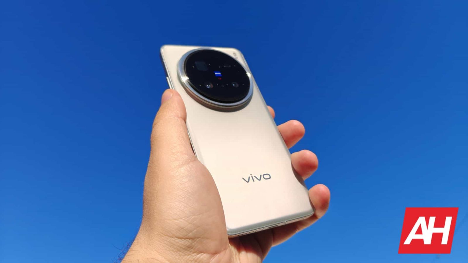 [updated]-exciting-vivo-x200-ultra-flagship-could-get-a-global-model-after-all