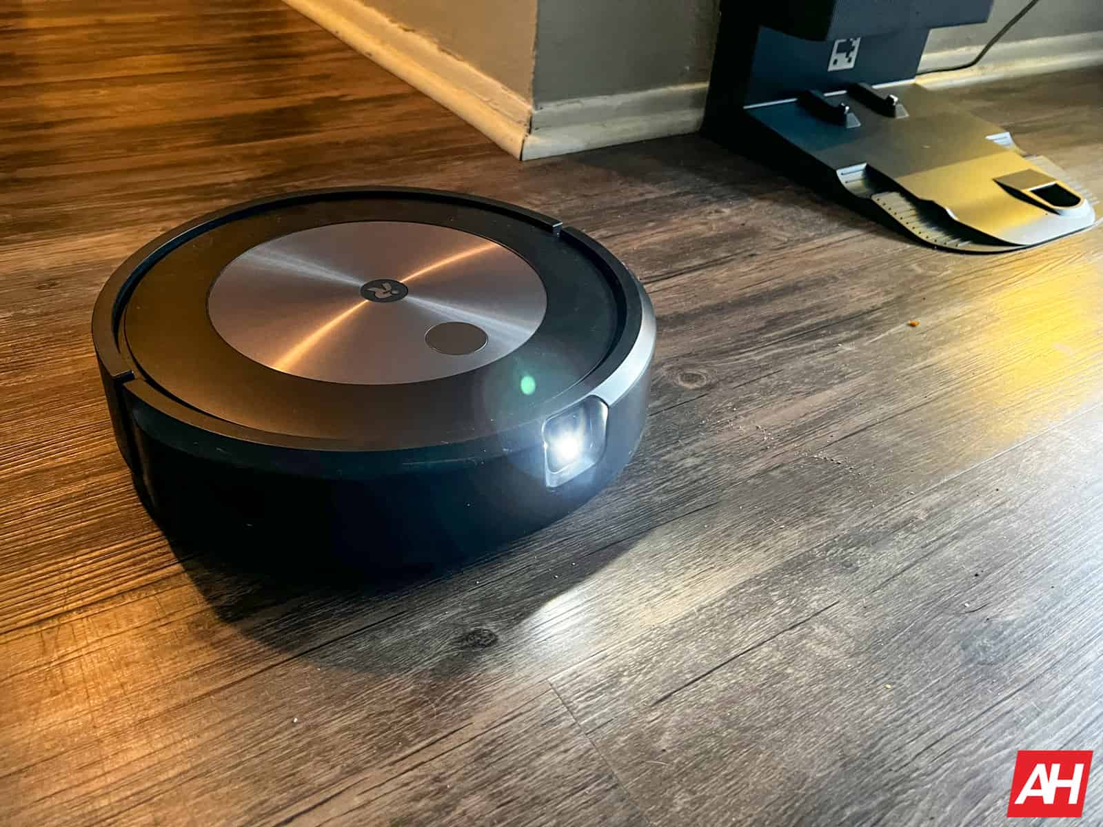 after-amazon-breakup,-irobot’s-future-hangs-in-the-balance-as-roomba-maker-fights-for-survival