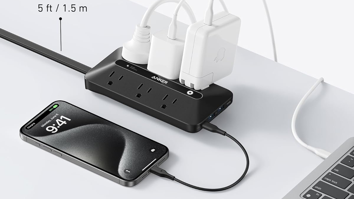 this-awesome-anker-flat-plug-power-strip-300j-is-only-$20-right-now