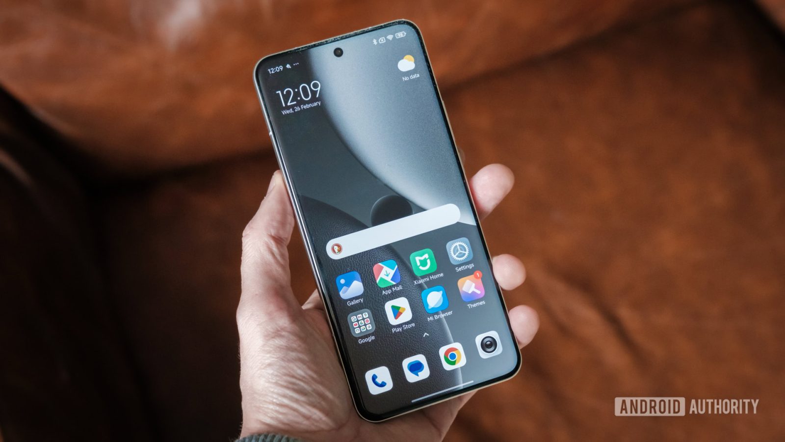 phone-makers-are-ditching-gorilla-glass,-but-what-gives?