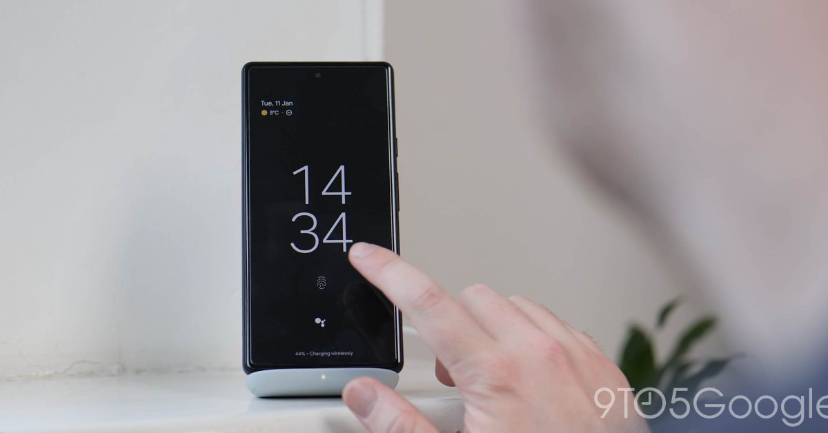 android-16-beta-3.1-bug-causing-thicker-lockscreen-clock-layout