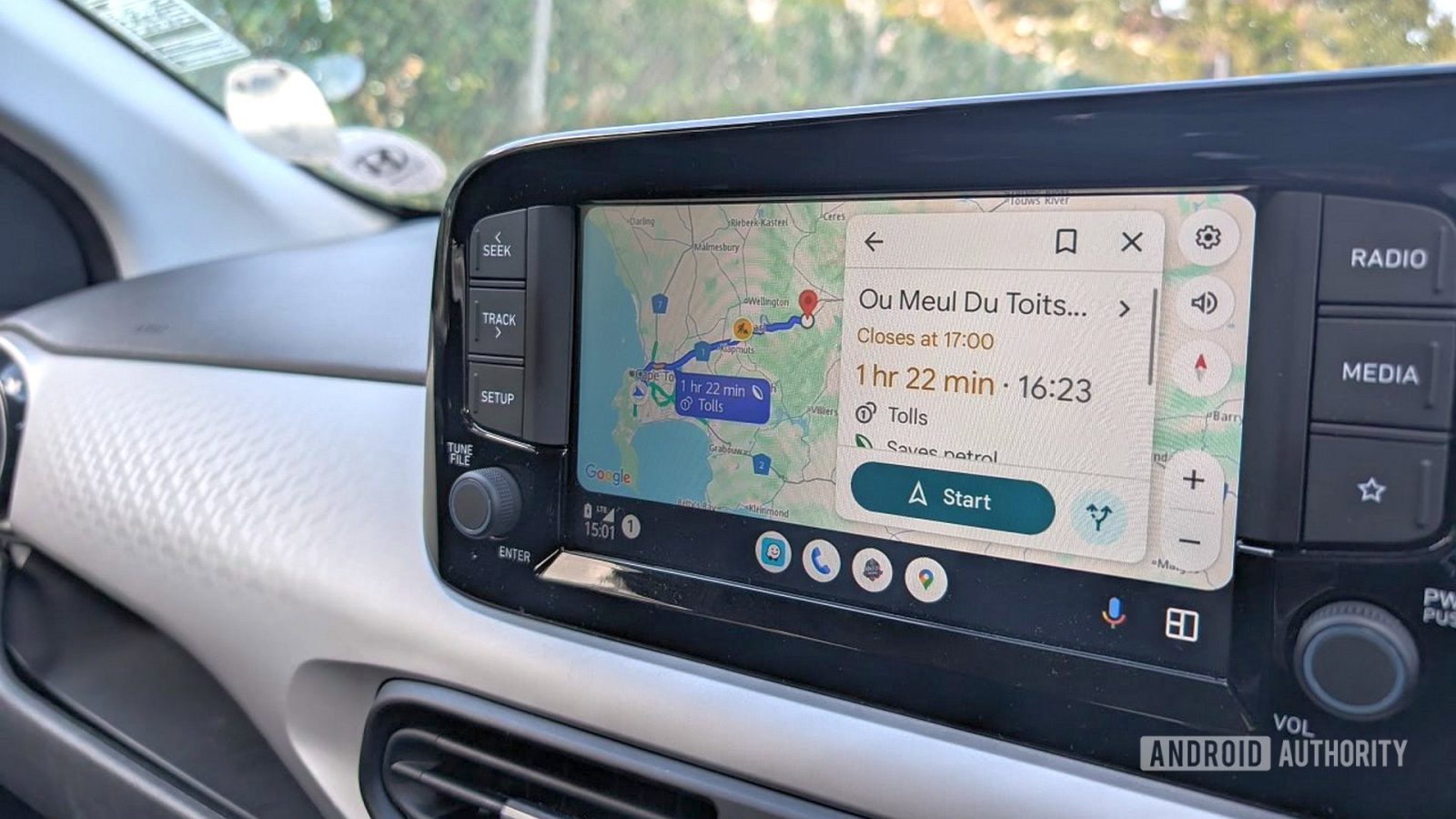 i-hate-to-say-it,-but-it’s-time-for-google-to-merge-waze-into-maps