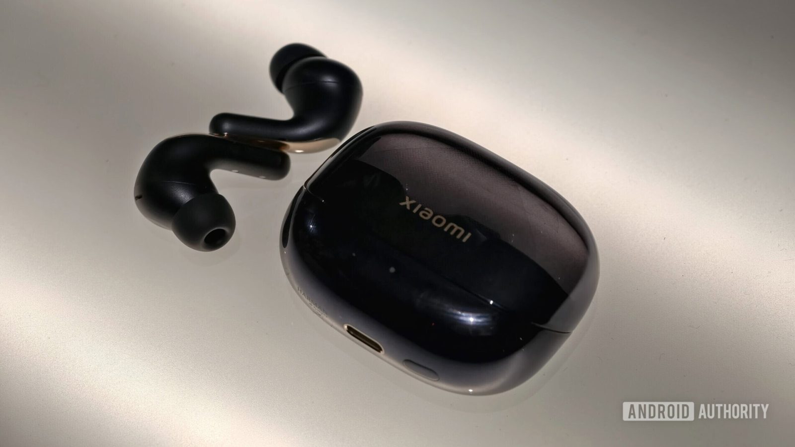 these-new-wireless-earbuds-use-wi-fi-instead-of-bluetooth,-and-here’s-why