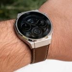 honor-watch-5-ultra-is-a-beautiful-timepiece-that-should-be-running-wear-os