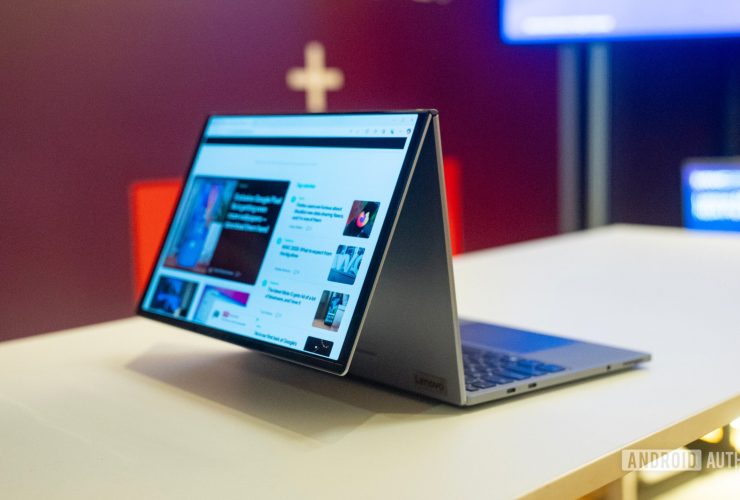 i-tried-lenovo’s-ambitious-z-folding-laptop-at-mwc-2025-and-it’s-perfectly-built-for-two