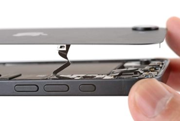 iphone-16e-gets-a-respectable-repairability-score-from-ifixit