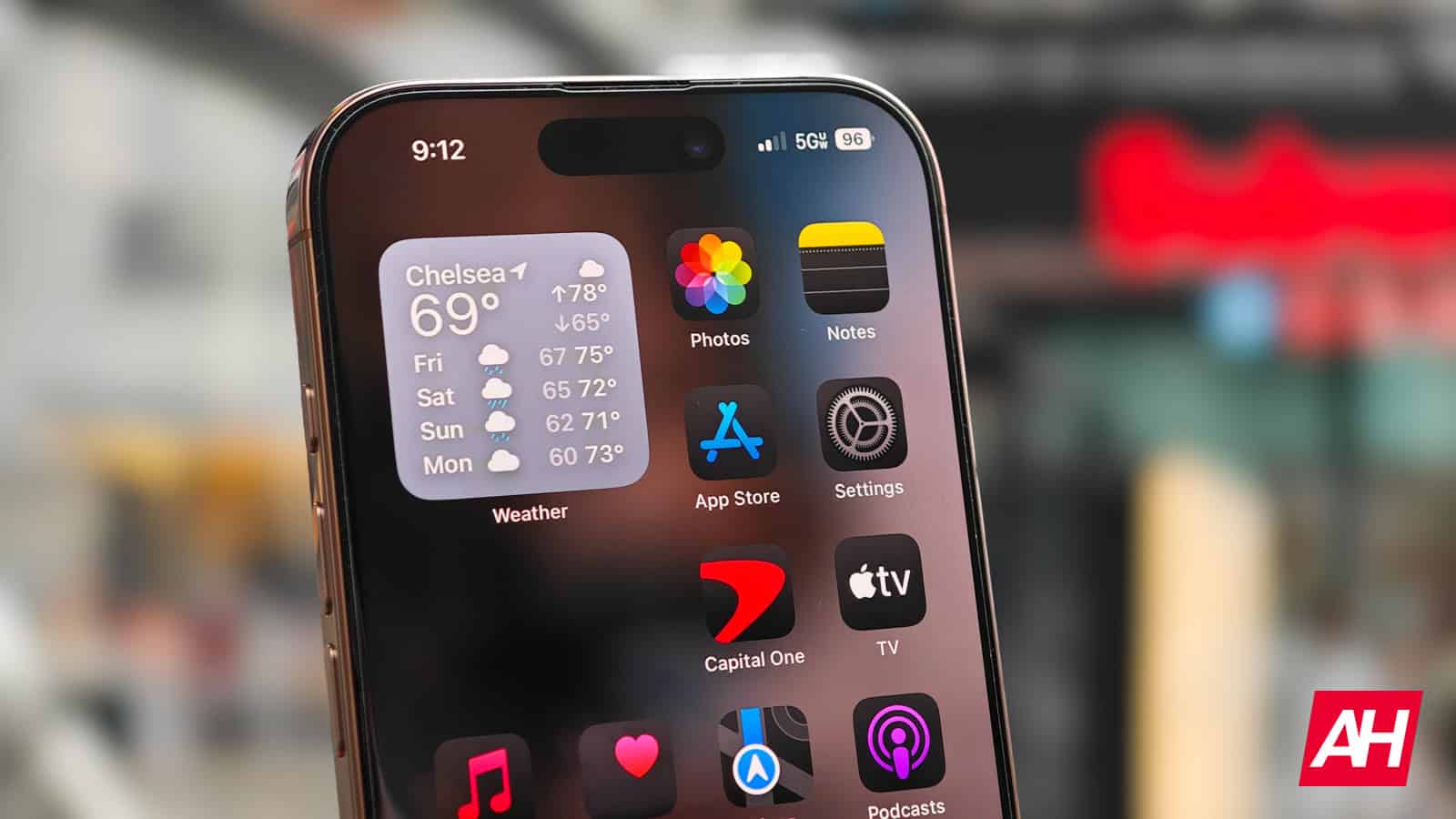 apple-flew-in-iphones-last-minute-to-avoid-the-tariffs