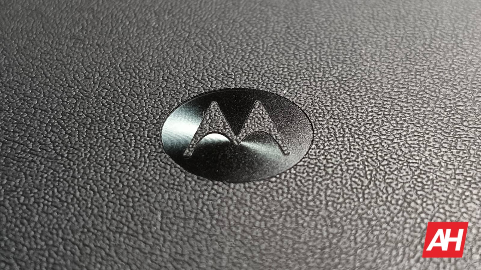 motorola-edge-60-pro-leaked-renders-reveal-all-color-options