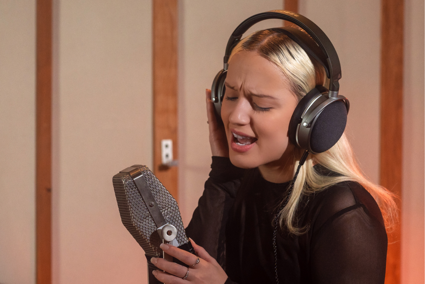 audeze-brings-revolutionary-audio-to-its-affordable-headphones