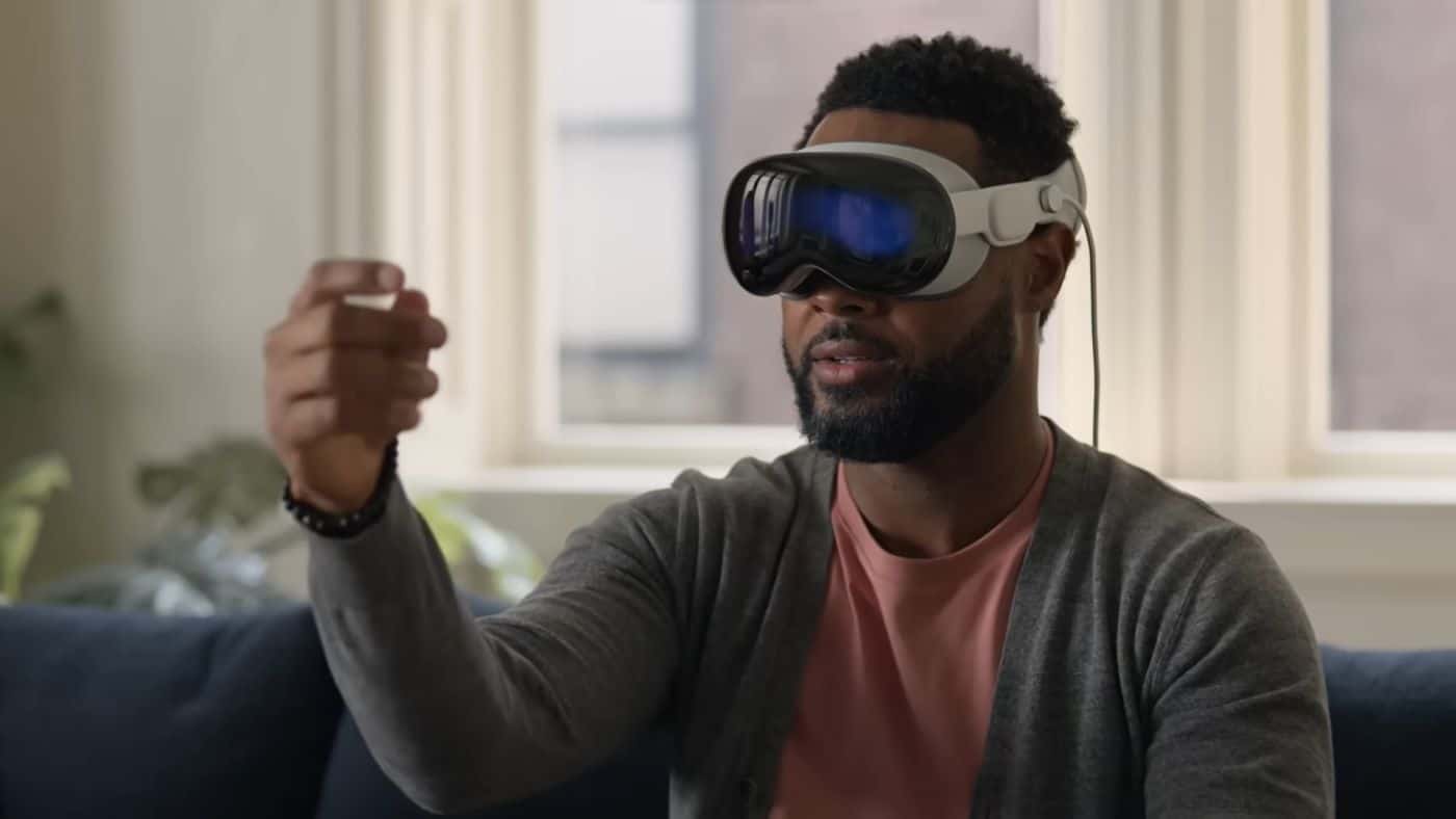 apple-reportedly-working-on-two-versions-of-the-vision-pro