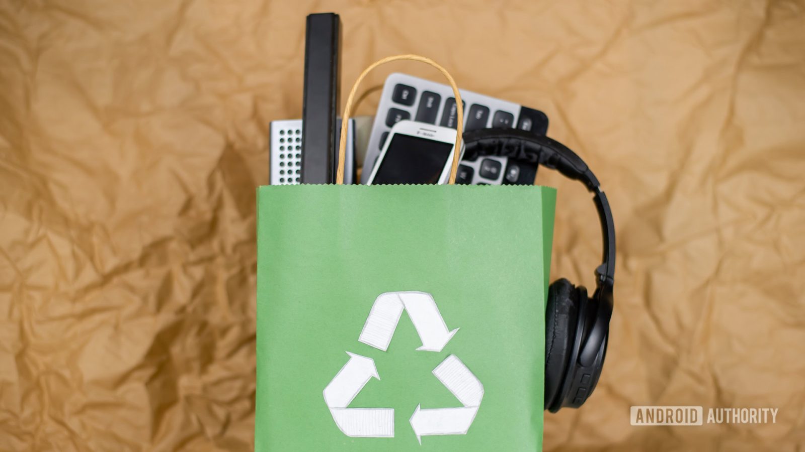 this-could-be-the-trick-to-getting-gadget-lovers-to-care-about-recycling:-pay-them-for-it