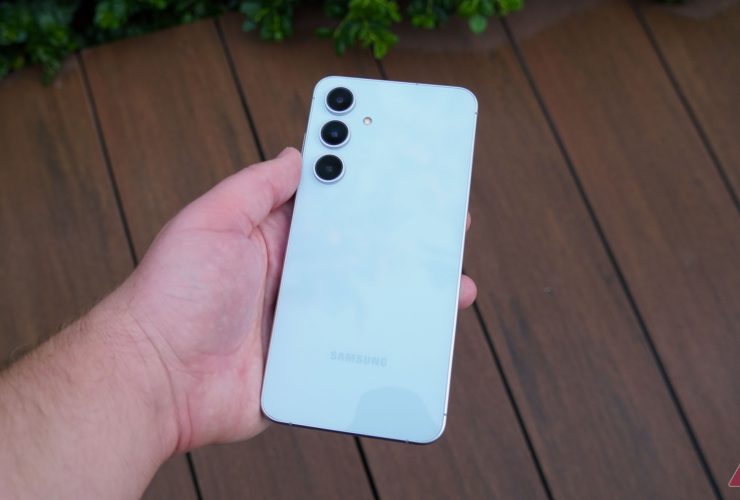 samsung’s-stable-one-ui-7-update-lands-on-the-galaxy-s23-and-s24-fe