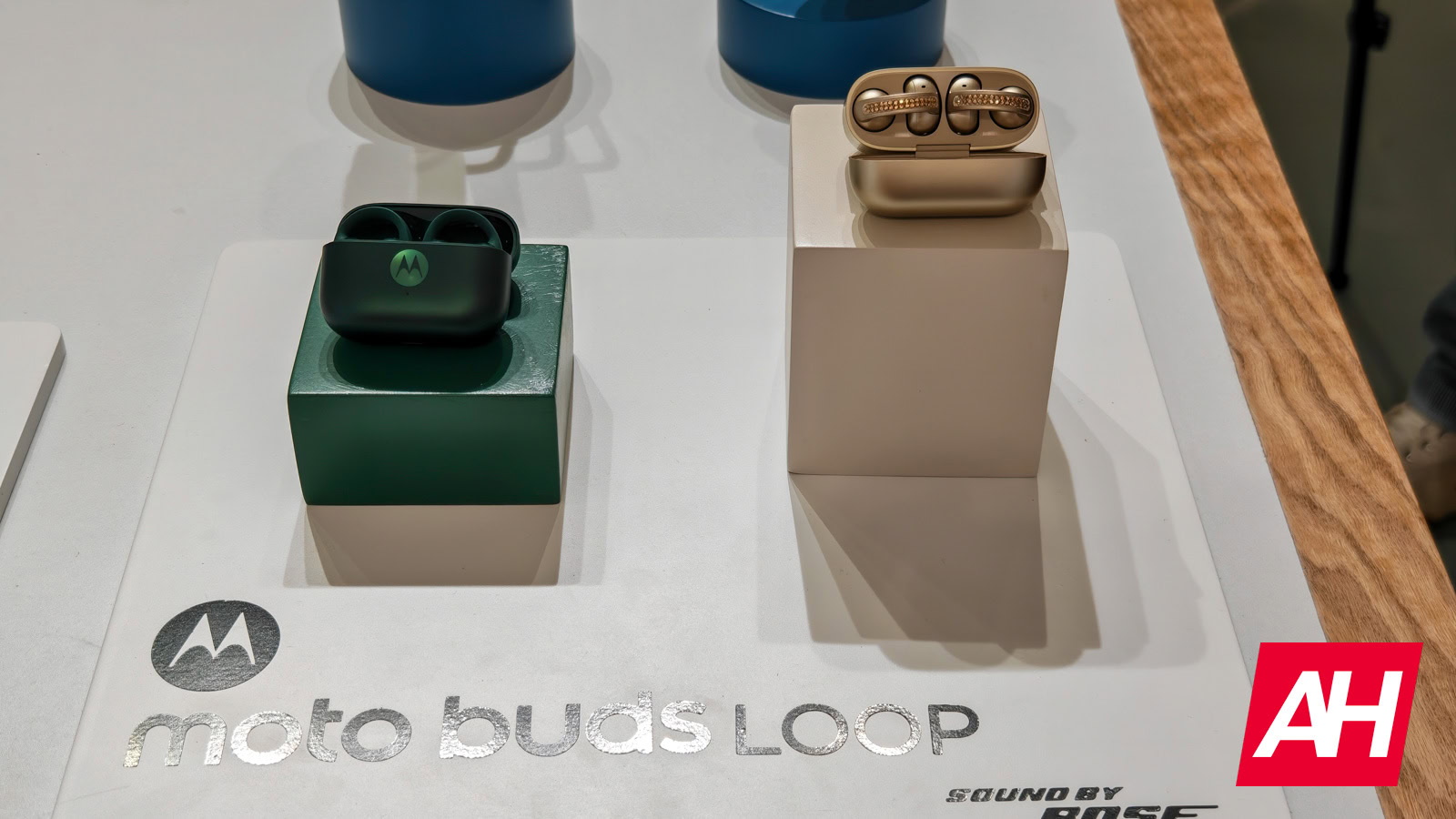 motorola-debuts-moto-buds-loop-and-moto-watch-fit-with-ai-smarts-and-style-to-match