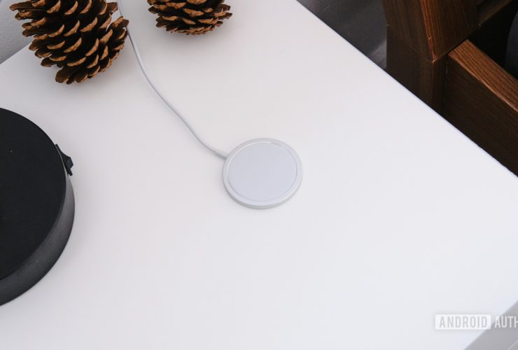 deal:-get-the-apple-magsafe-wireless-charger-for-just-$15!-(it-works-with-android,-too)