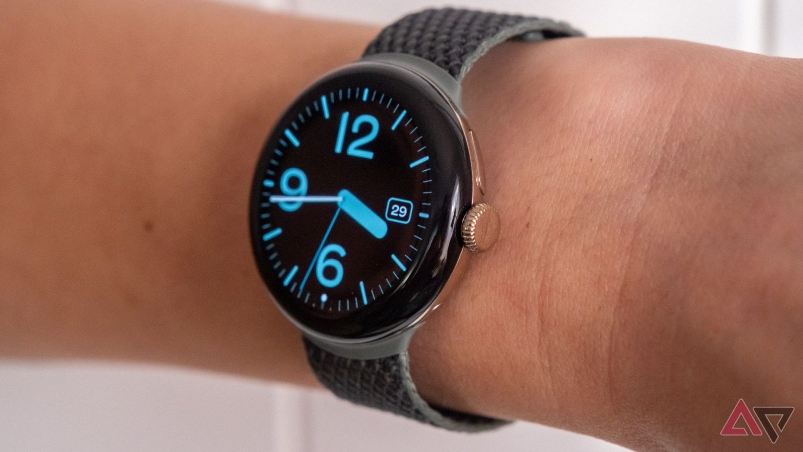 google-pixel-watch-finally-gets-the-media-controls-it-always-deserved