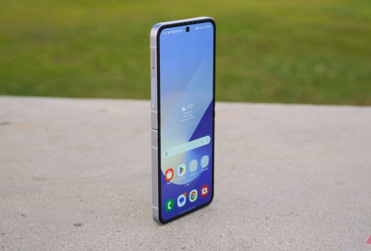 samsung-galaxy-z-flip-7’s-biggest-twist-might-be-its-processor