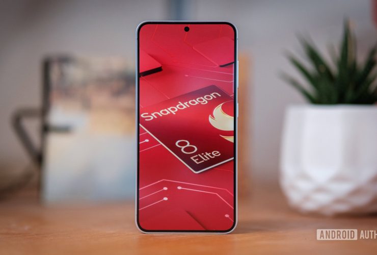 the-snapdragon-8-elite-gen-2-could-be-a-tale-of-two-foundries,-tsmc-and-samsung