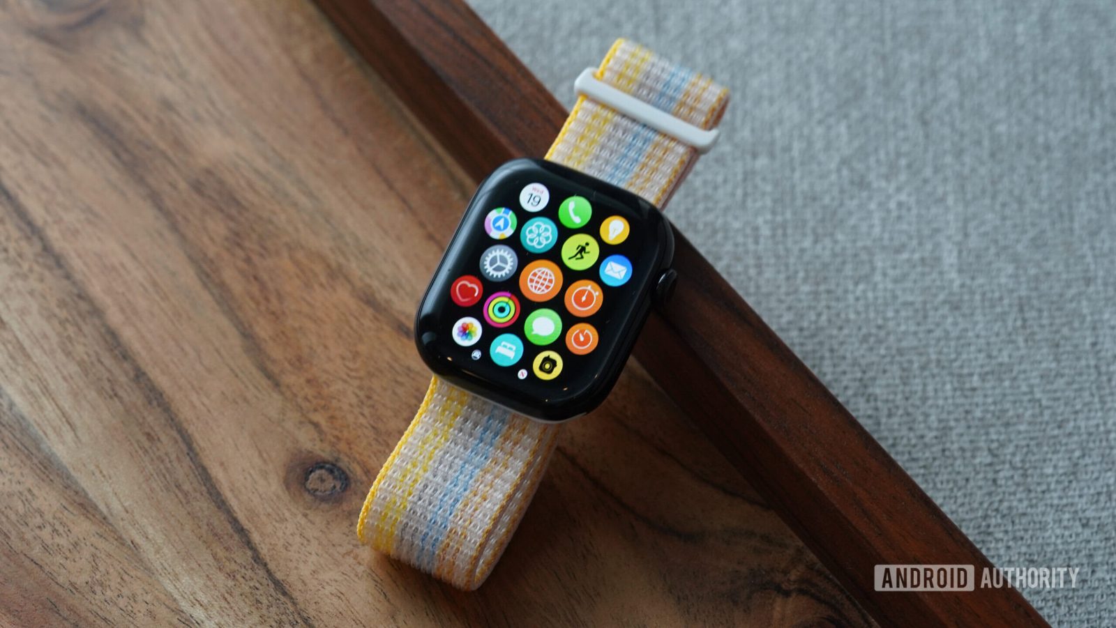 apple-may-take-a-bigger-is-better-approach-with-the-watch-se-3