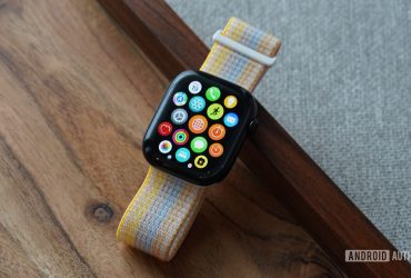 apple-may-take-a-bigger-is-better-approach-with-the-watch-se-3