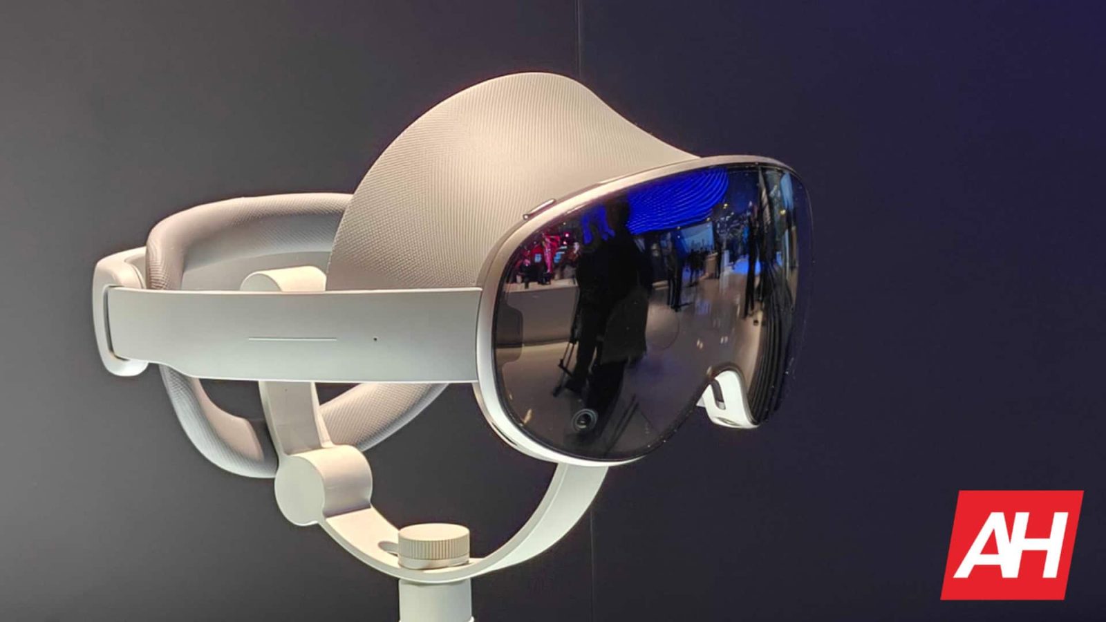 samsung’s-xr-headset-is-probably-coming-sooner-than-you-think
